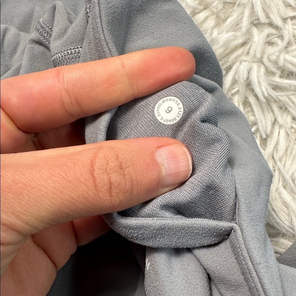 Lululemon Align High Rise Crop with Pockets 23" Rhino Grey - Picture 4 of 6